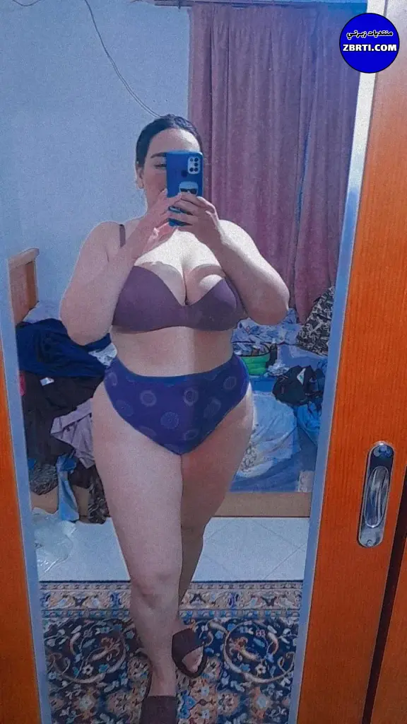 نودز شرموطه لبوه فلاحه مربربه جسمها كله لحم من اول بزازها المدافع لحد قعر طيزها العريض تصور نودز و تعرض بزازها الجامده لعشيقها الفحلجي اللي بينيكها