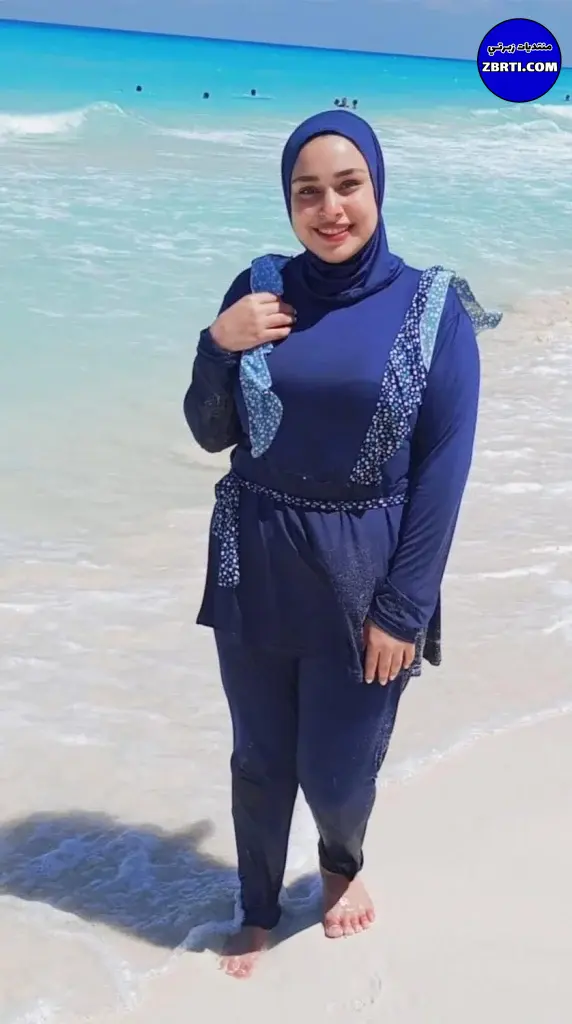 نودز لبوه اندر ايدج مصرية مربربه بزازها مدافع محجبه تخينه عجله تتناك وتتحلب زي البقره تعرض كسها المبطرخ بزازها للدكر بتاعها