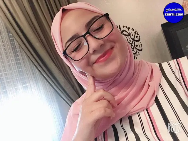 نودز دكتورة لبوه محجبه شرموطه بتتشرمط وتتلبون لعشيقها وتتصورله نودزات بالايفون عريانه ملط