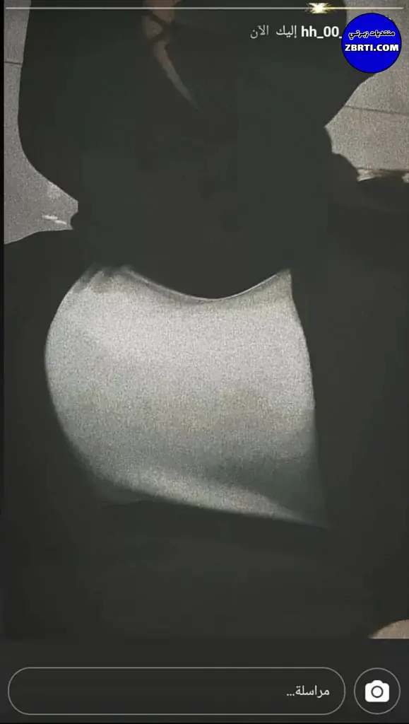 صور نودز شرموطة اندر ايدج لبوه هايجه من الزمالك بتتصور لحبيبها وتتناك في السلالم وتتصور وهي بتتفرش ويتلعب في بزازها
