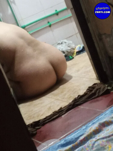 صور سكس ديوث مصري مع مراته الشرموطه اللبوه الثلاثيني الهايجه بيصورها وهي بتتناك في كسها و طيزها وعريانه ملط